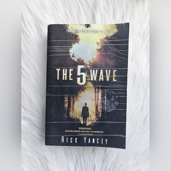 The Fifth Wave Full Series - Picture 2 of 4